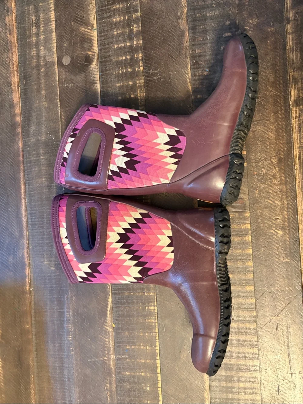 Bogs Waterproof Girl’s Plum & Pink Multi Zigzag Neoprene Rain Boot Insulated**